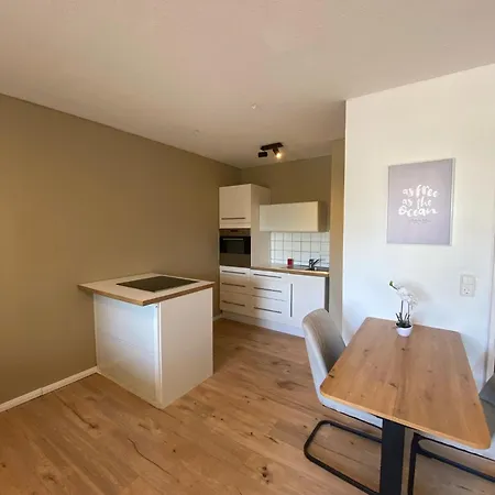 1-zimmerwohnung Mit Balkon Apartman *